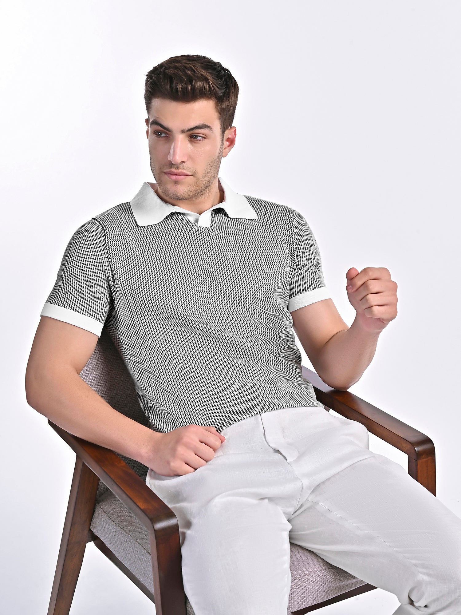 Jacquard Johnny-Collar Knit Polo in Onyx Grey X White